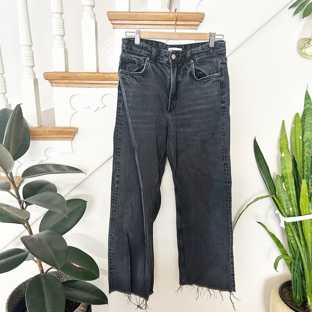 Zara High Waisted Black Wide Leg Jeans Frayed Hem Raw Edge Denim Size 8